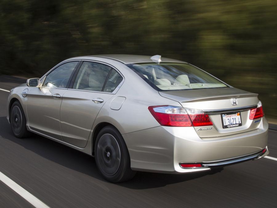  Honda Accord PHEV 2013 года  (фото 8 из 28)